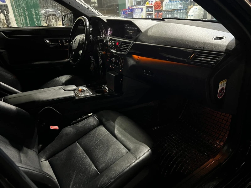 Mercedes-Benz E 350 7G* AMG* LED, снимка 4 - Автомобили и джипове - 52957562