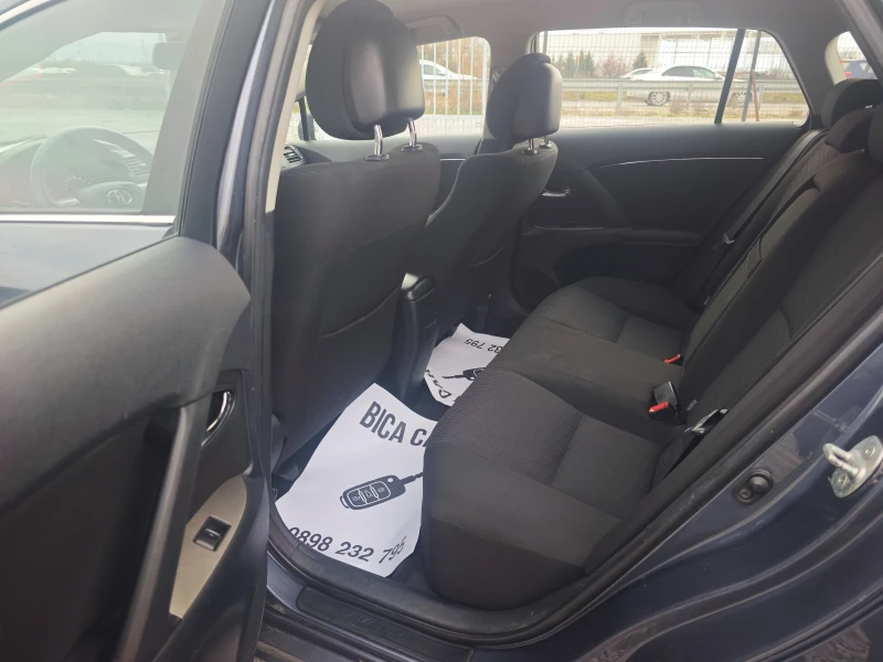 Toyota Avensis 1.8i , снимка 10 - Автомобили и джипове - 53287042