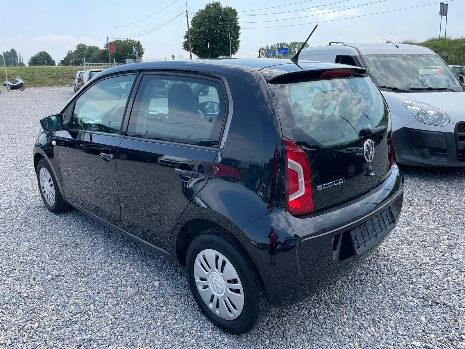 VW Up 1.0i Euro5B - изображение 6