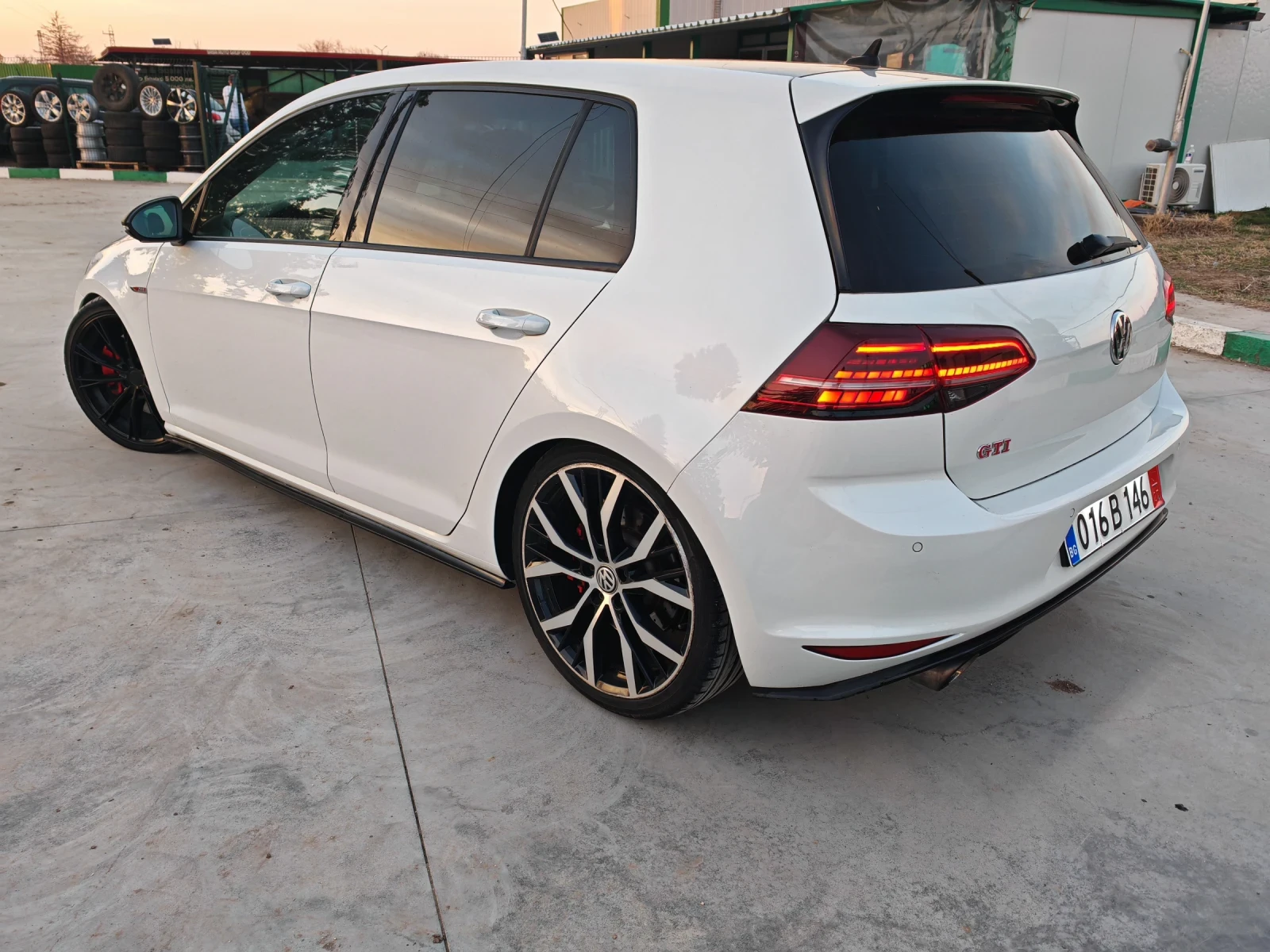 VW Golf 2.0 TSI GTI AVTOMAT  - изображение 9