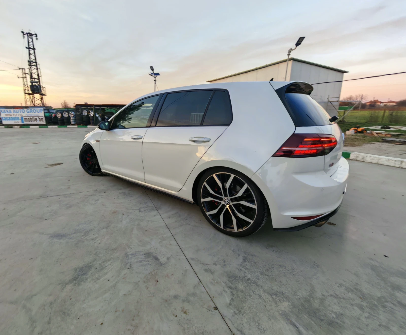 VW Golf 2.0 TSI GTI AVTOMAT  - изображение 4