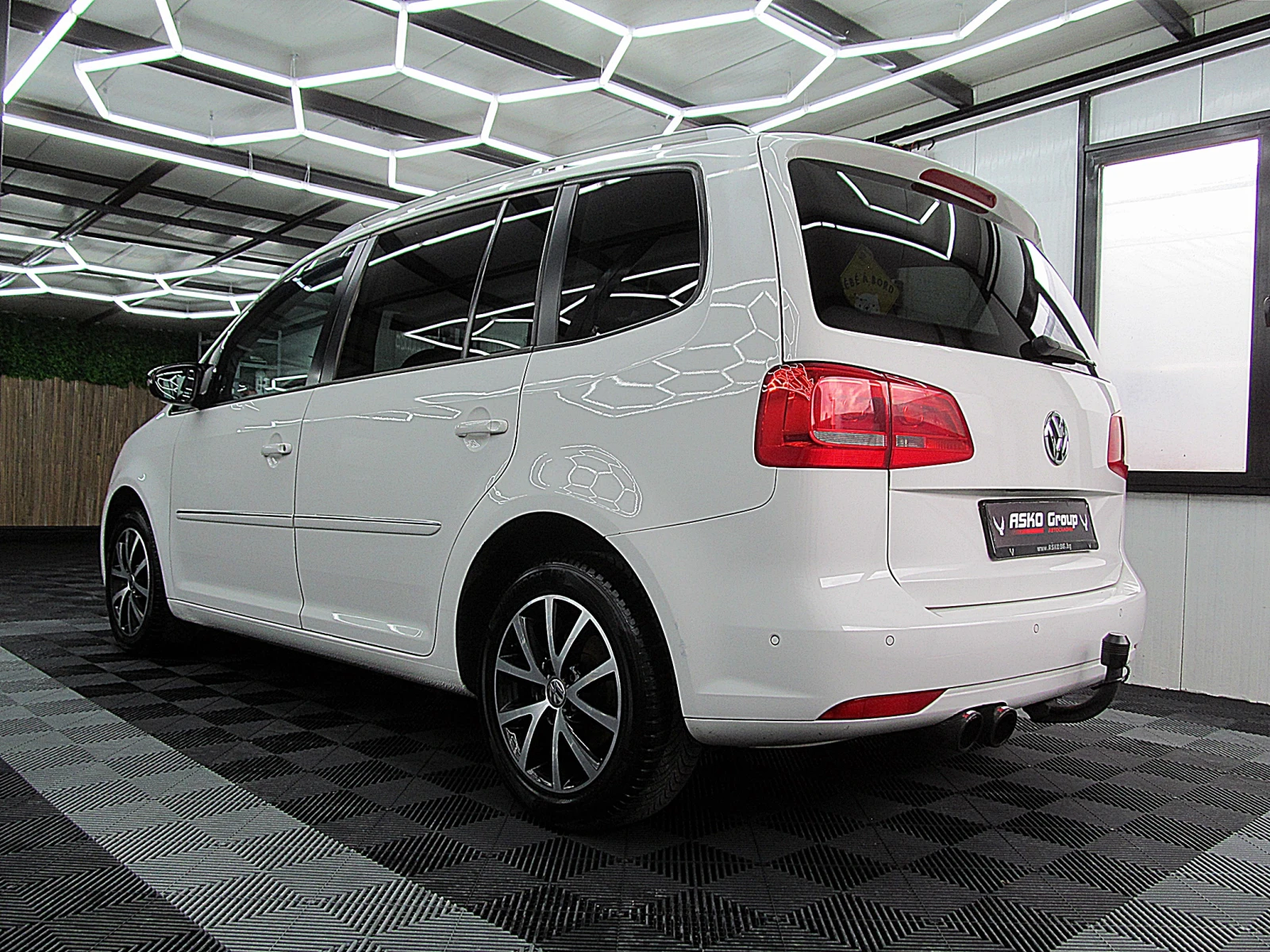 VW Touran FACE/R-line/AVTOMAT/NAVI/СОБСТВЕН ЛИЗИНГ - изображение 4