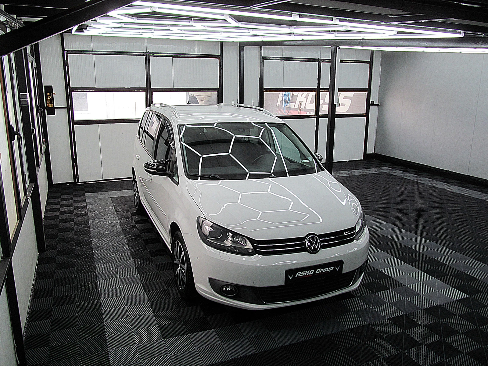 VW Touran FACE/R-line/AVTOMAT/NAVI/СОБСТВЕН ЛИЗИНГ - изображение 9