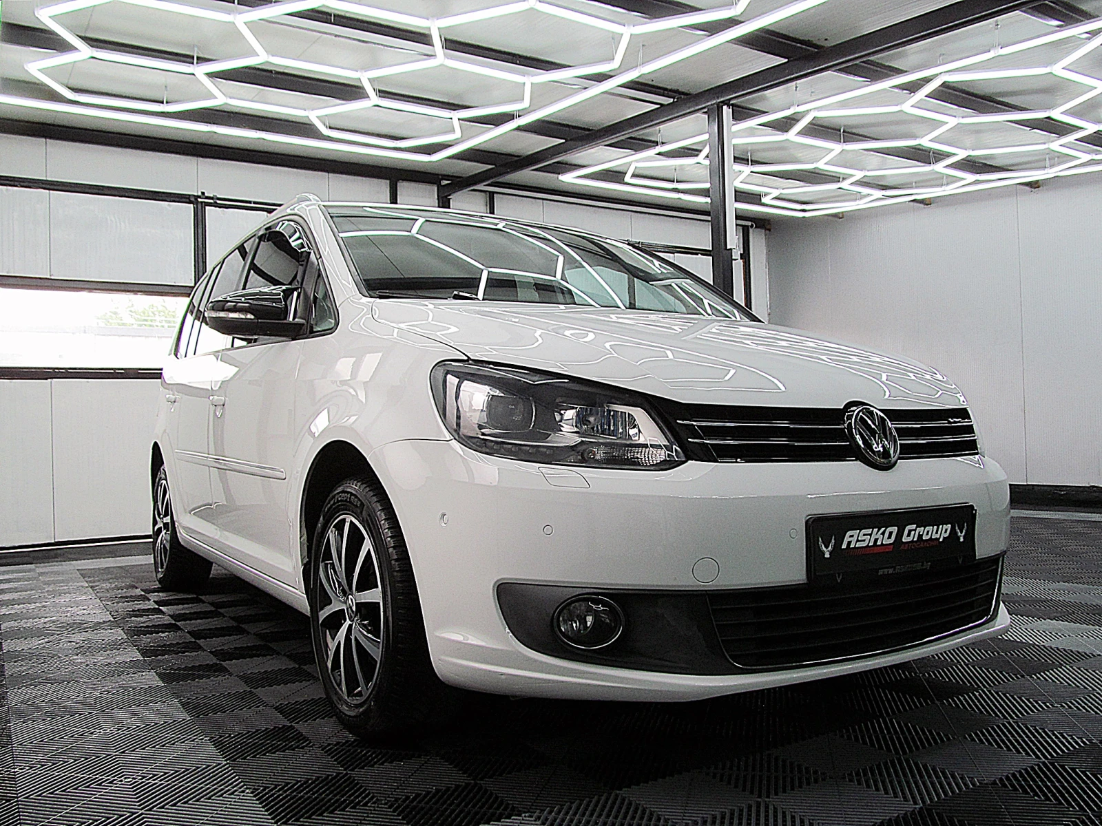 VW Touran FACE/R-line/AVTOMAT/NAVI/СОБСТВЕН ЛИЗИНГ - изображение 3