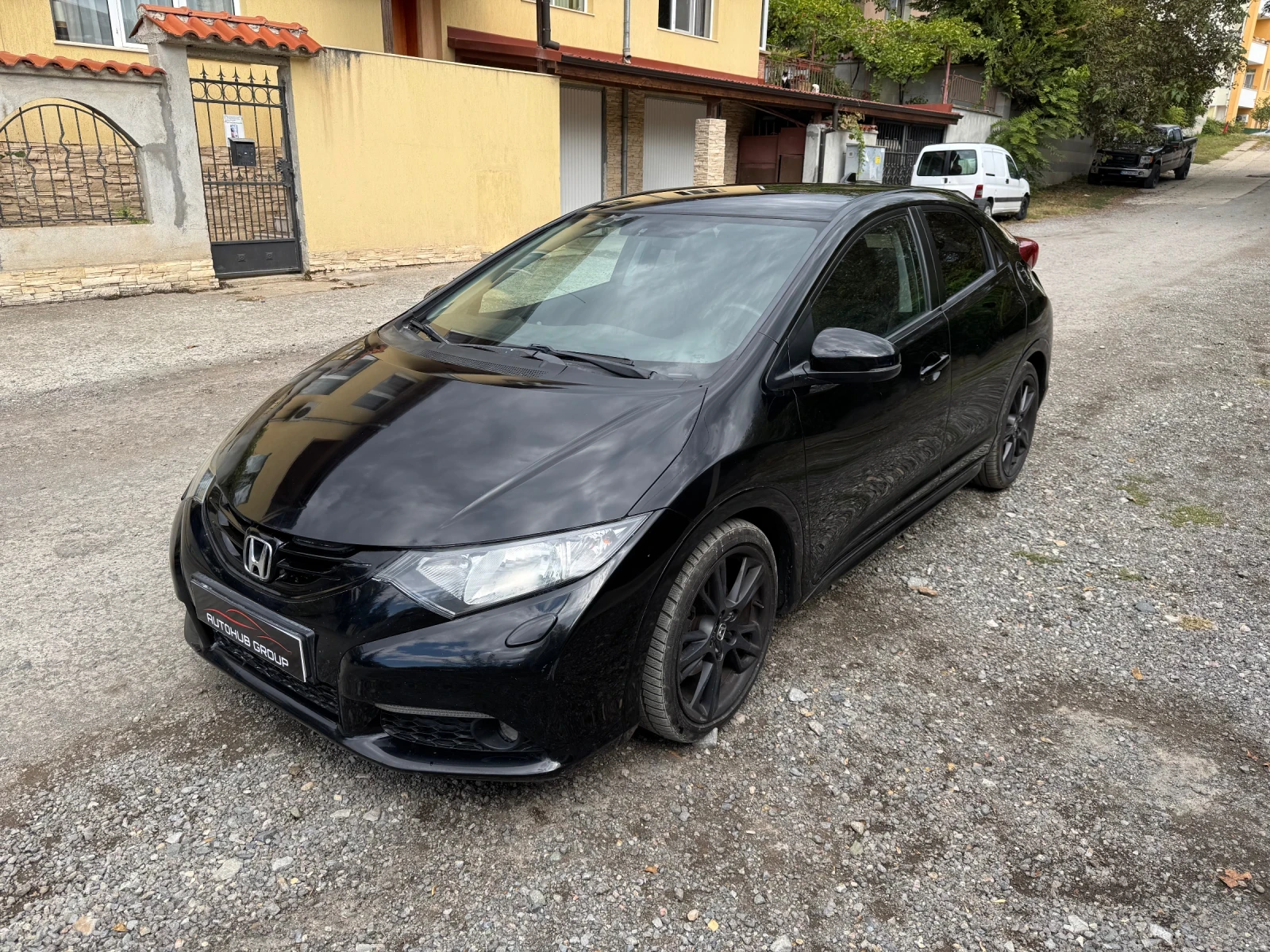 Honda Civic 1.6 i-DTEC Black Edition, снимка 2 - Автомобили и джипове - 52396945