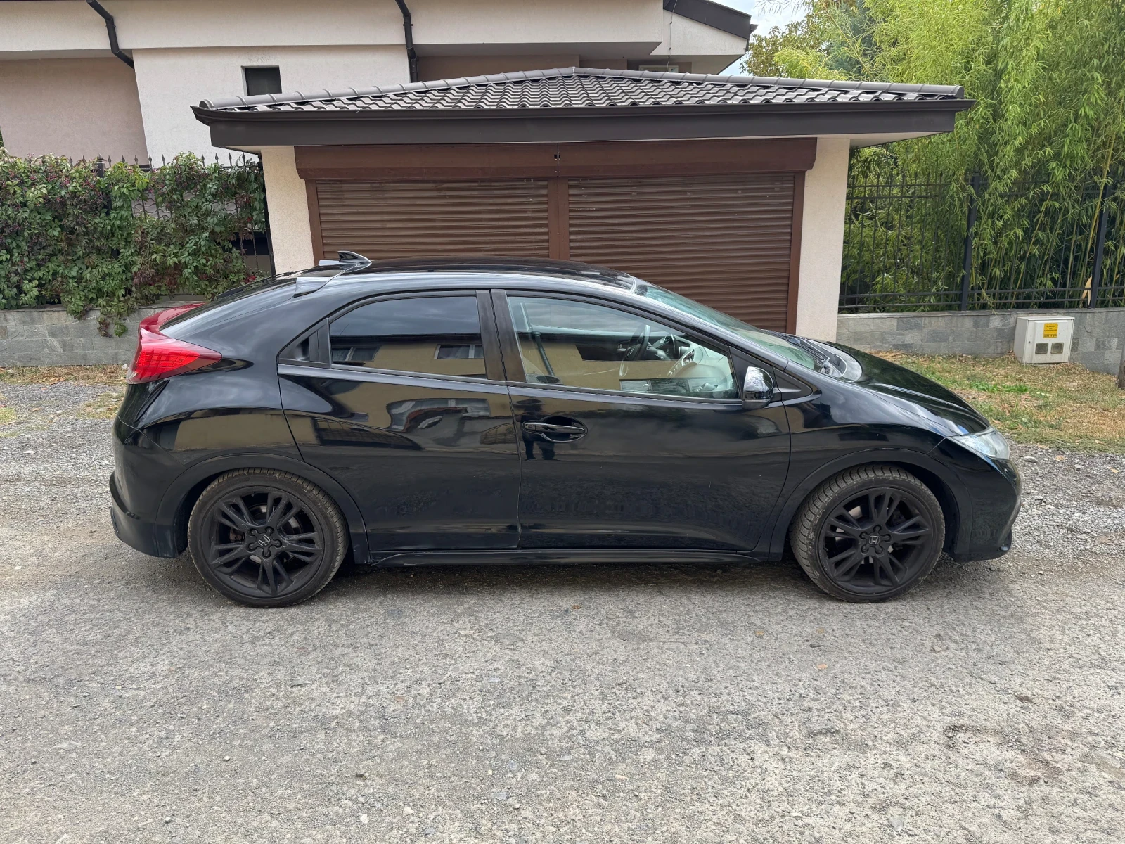 Honda Civic 1.6 i-DTEC Black Edition, снимка 5 - Автомобили и джипове - 52396945