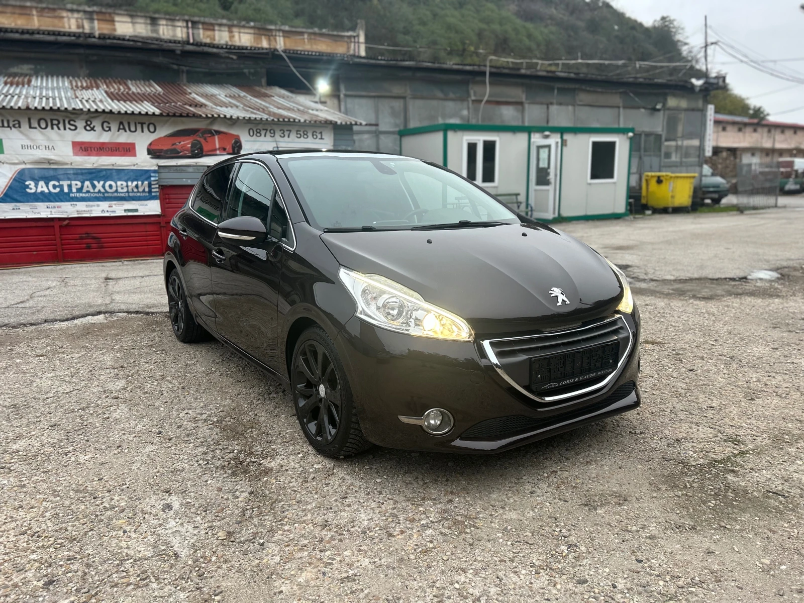 Peugeot 208 1.6-92k.c-E-HDI-ALLURE-ЛЕД-НАВИ-КОЖА-ПАНОРАМА-ТОП! - изображение 3