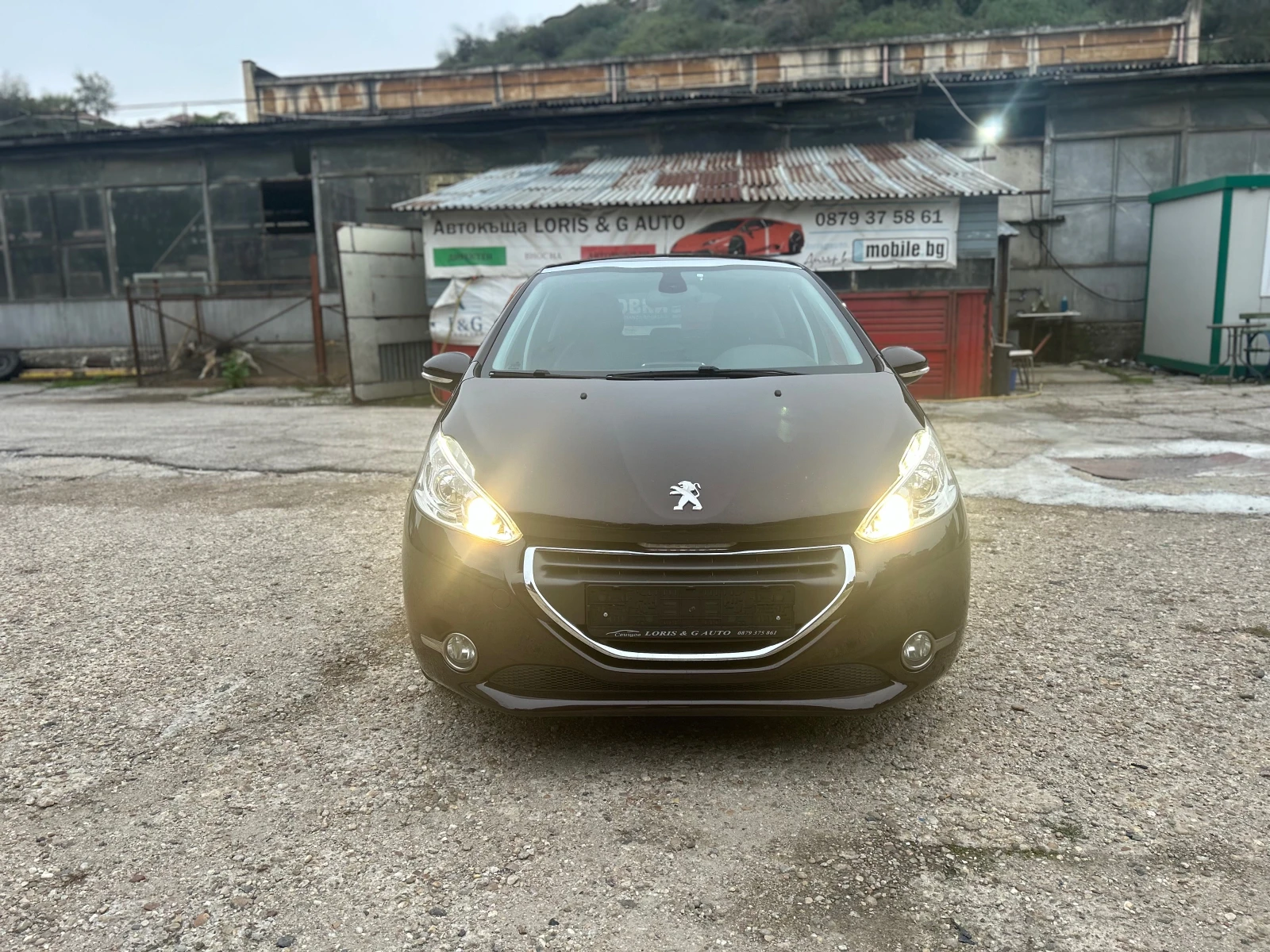 Peugeot 208 1.6-92k.c-E-HDI-ALLURE-ЛЕД-НАВИ-КОЖА-ПАНОРАМА-ТОП! - изображение 2
