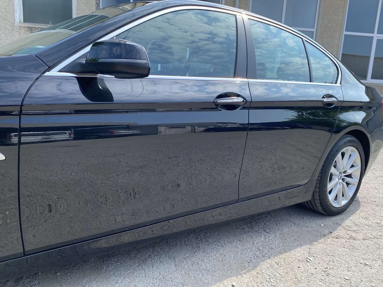 BMW 520 XDRIVE - изображение 3