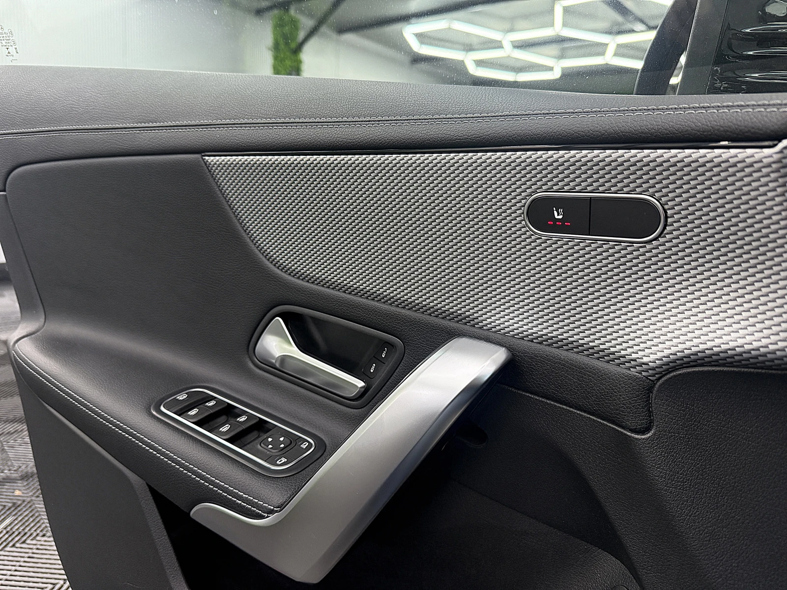 Mercedes-Benz CLA 200 AMG-line/DIGITAL/KeylessGO/TOP!!!/СОБСТВЕН ЛИЗИНГ, снимка 9 - Автомобили и джипове - 53871454