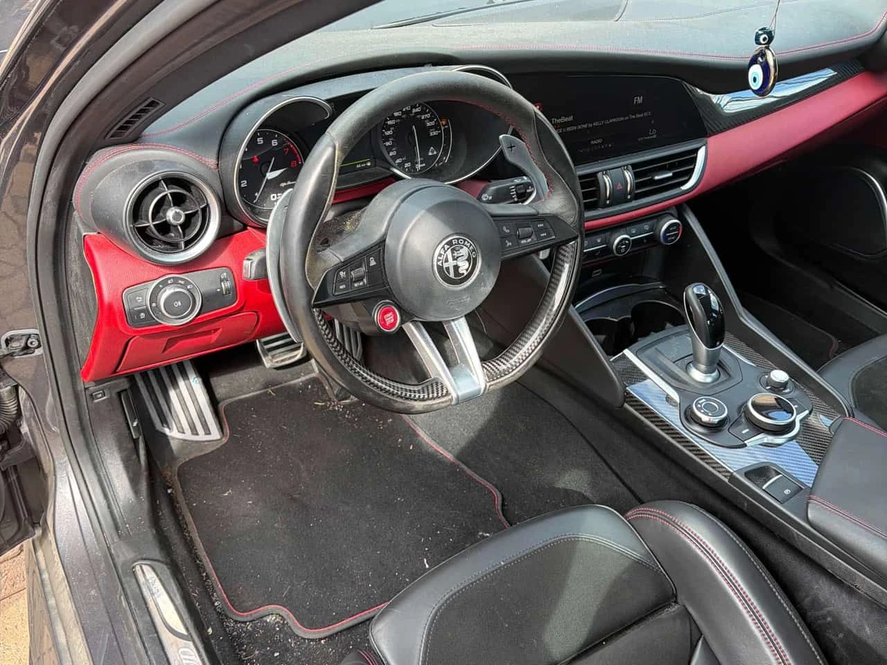 Alfa Romeo Giulia * Quadrifoglio * 2 КЛЮЧА* ПОДГРЕВ* KEYLESS* , снимка 5 - Автомобили и джипове - 53943340