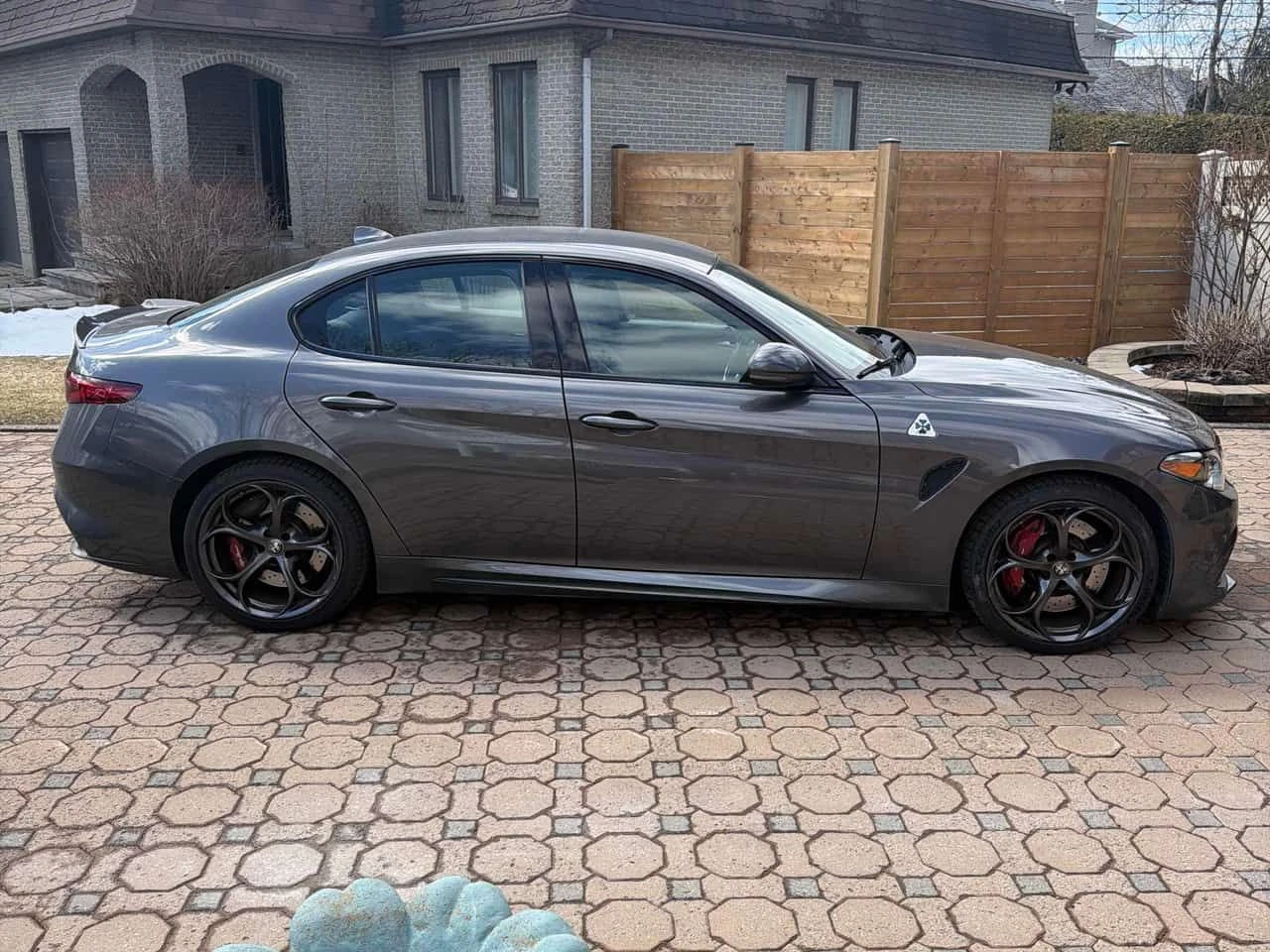 Alfa Romeo Giulia * Quadrifoglio * 2 КЛЮЧА* ПОДГРЕВ* KEYLESS* , снимка 3 - Автомобили и джипове - 53943340