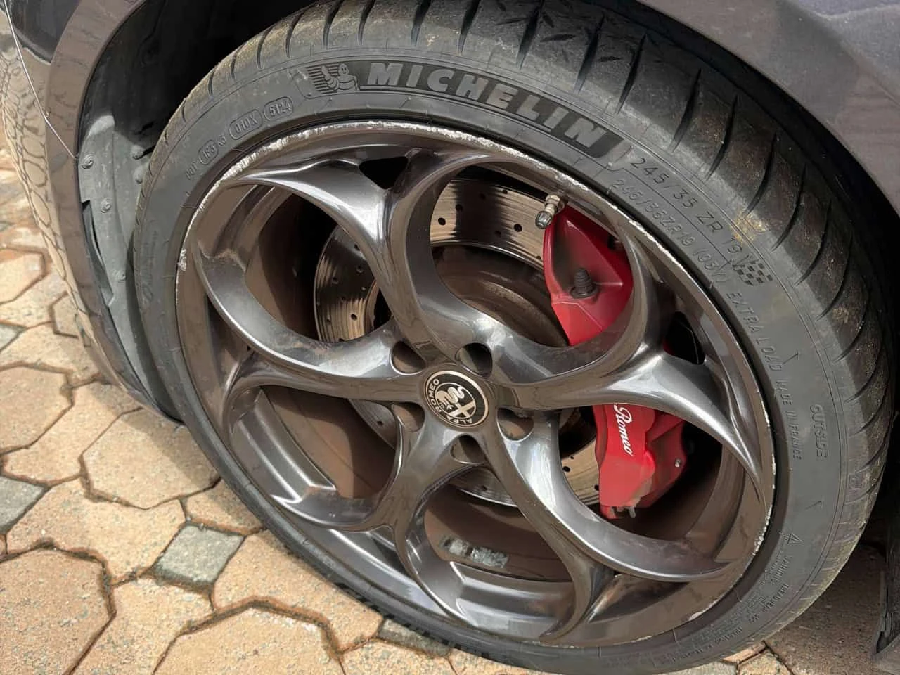 Alfa Romeo Giulia * Quadrifoglio * 2 КЛЮЧА* ПОДГРЕВ* KEYLESS* , снимка 10 - Автомобили и джипове - 53943340