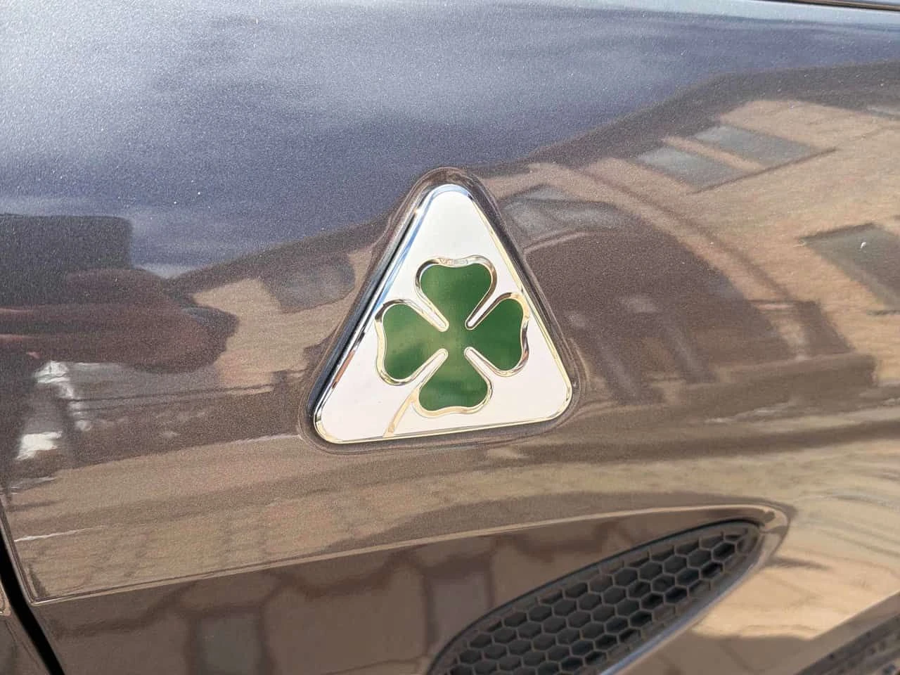 Alfa Romeo Giulia * Quadrifoglio * 2 КЛЮЧА* ПОДГРЕВ* KEYLESS* , снимка 11 - Автомобили и джипове - 53943340