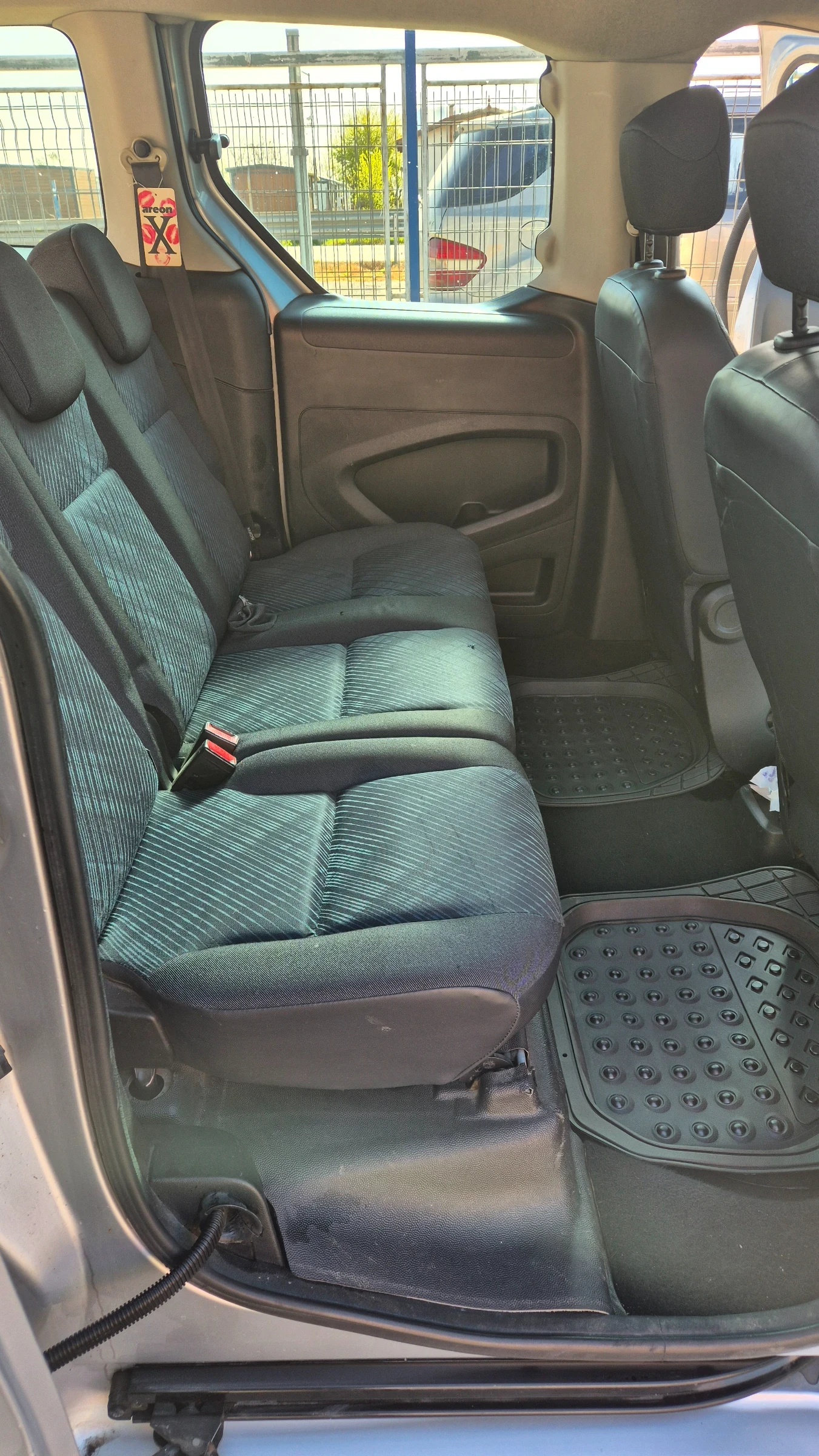 Peugeot Partner, снимка 15 - Автомобили и джипове - 54810863