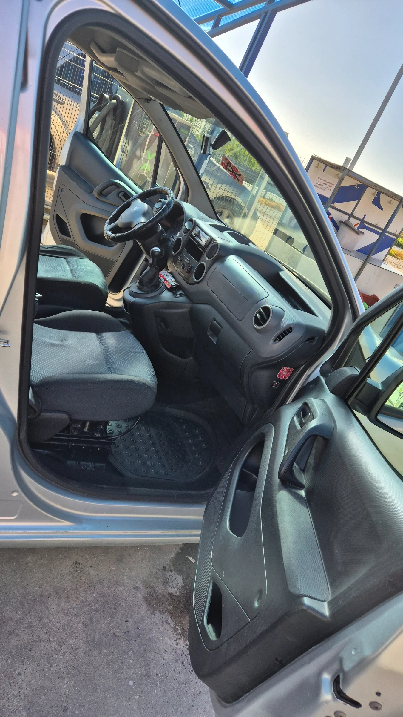 Peugeot Partner, снимка 16 - Автомобили и джипове - 54810863