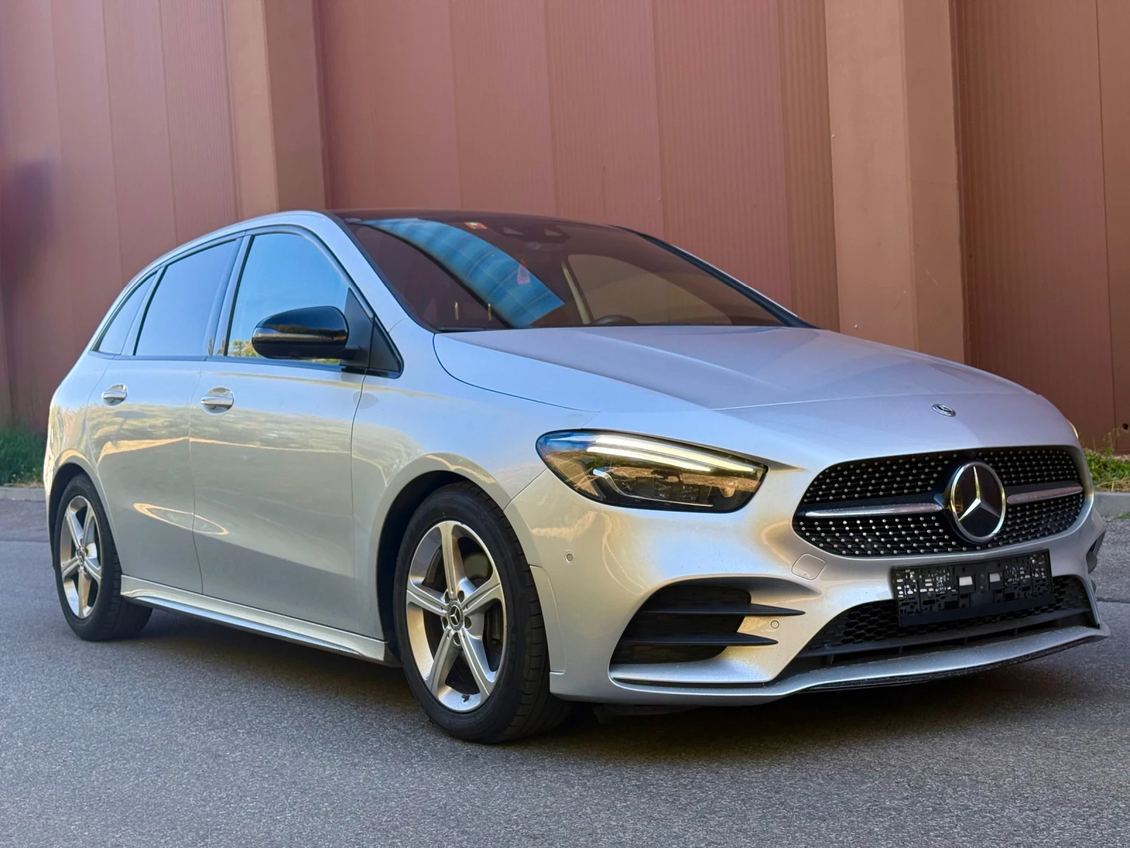 Mercedes-Benz B 200 AMG Line ГАРАНЦИЯ 6 МЕСЕЦА ИЛИ 5000КМ ШВЕЙЦАРИЯ, снимка 6 - Автомобили и джипове - 54875547
