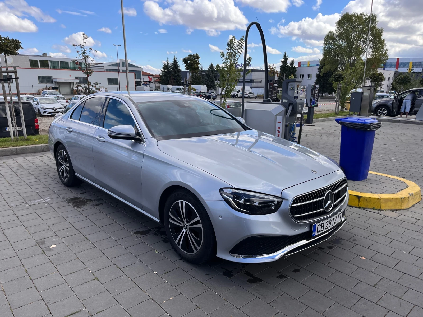 Mercedes-Benz E 200, снимка 3 - Автомобили и джипове - 56243174
