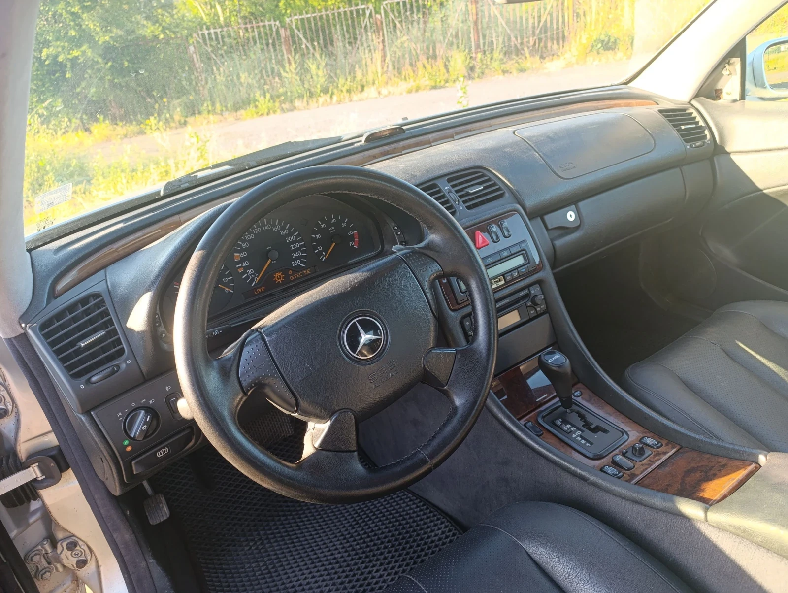 Mercedes-Benz CLK 320 ГАЗ, снимка 3 - Автомобили и джипове - 54975711
