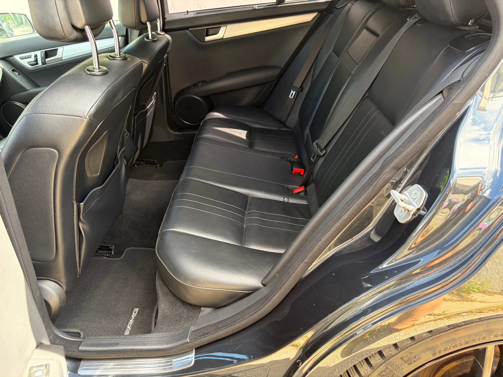 Mercedes-Benz C 300 AMG / 4 matic, снимка 17 - Автомобили и джипове - 55050336