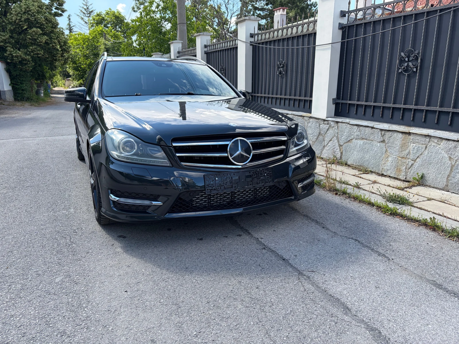 Mercedes-Benz C 300 AMG / 4 matic, снимка 2 - Автомобили и джипове - 55050336