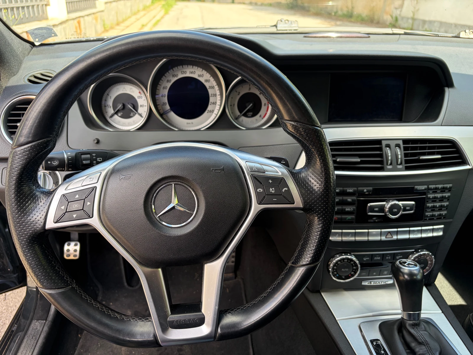Mercedes-Benz C 300 AMG / 4 matic, снимка 16 - Автомобили и джипове - 55050336