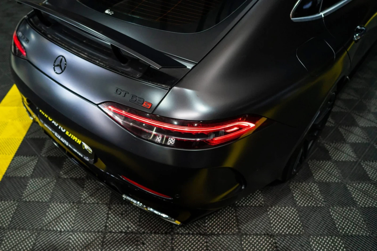 Mercedes-Benz AMG GT 63S 4MATIC+ CARBON CERAMIC LED BURM ЛИЗИНГ 100%, снимка 9 - Автомобили и джипове - 55160379