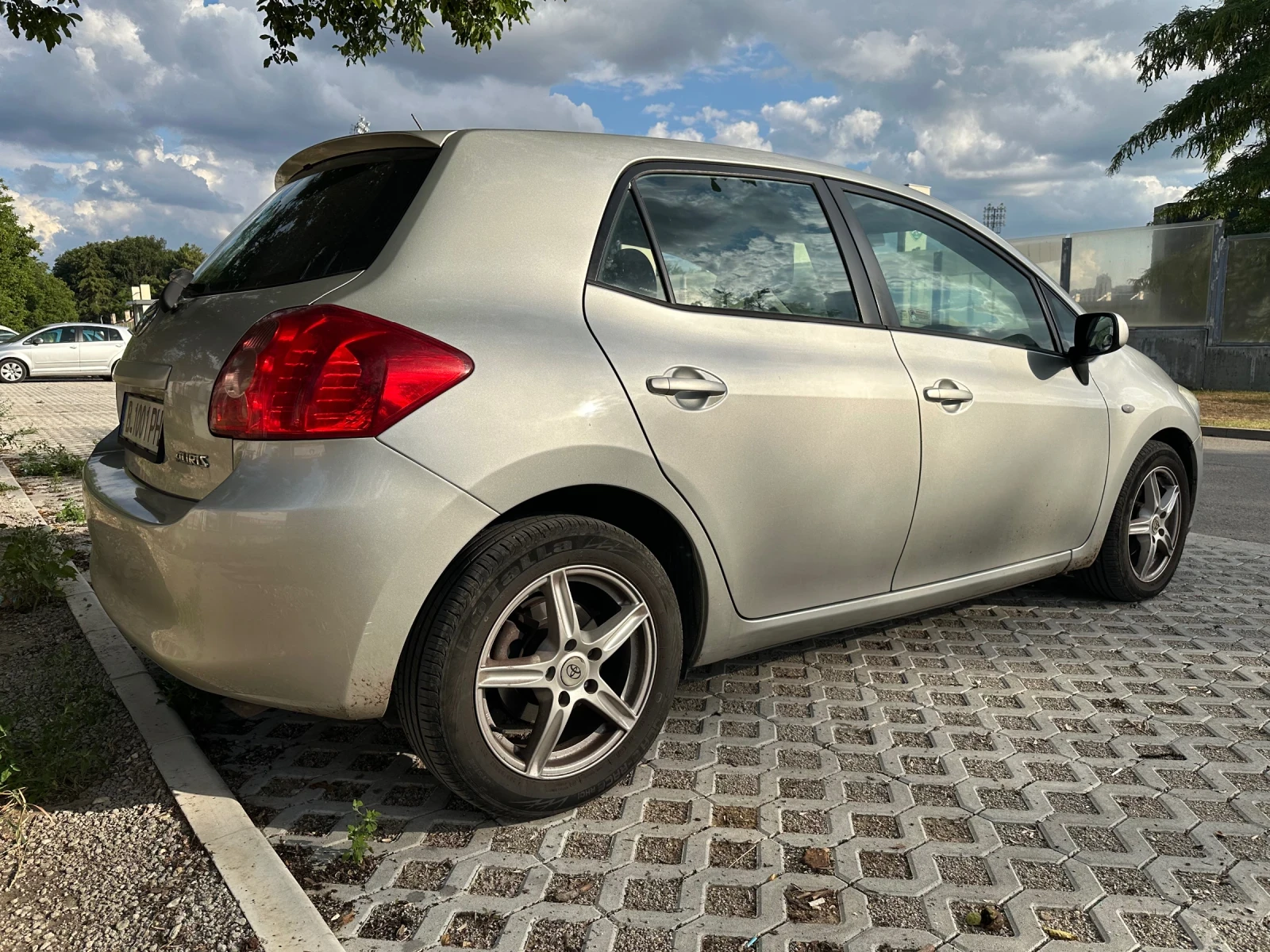 Toyota Auris, снимка 6 - Автомобили и джипове - 55396793
