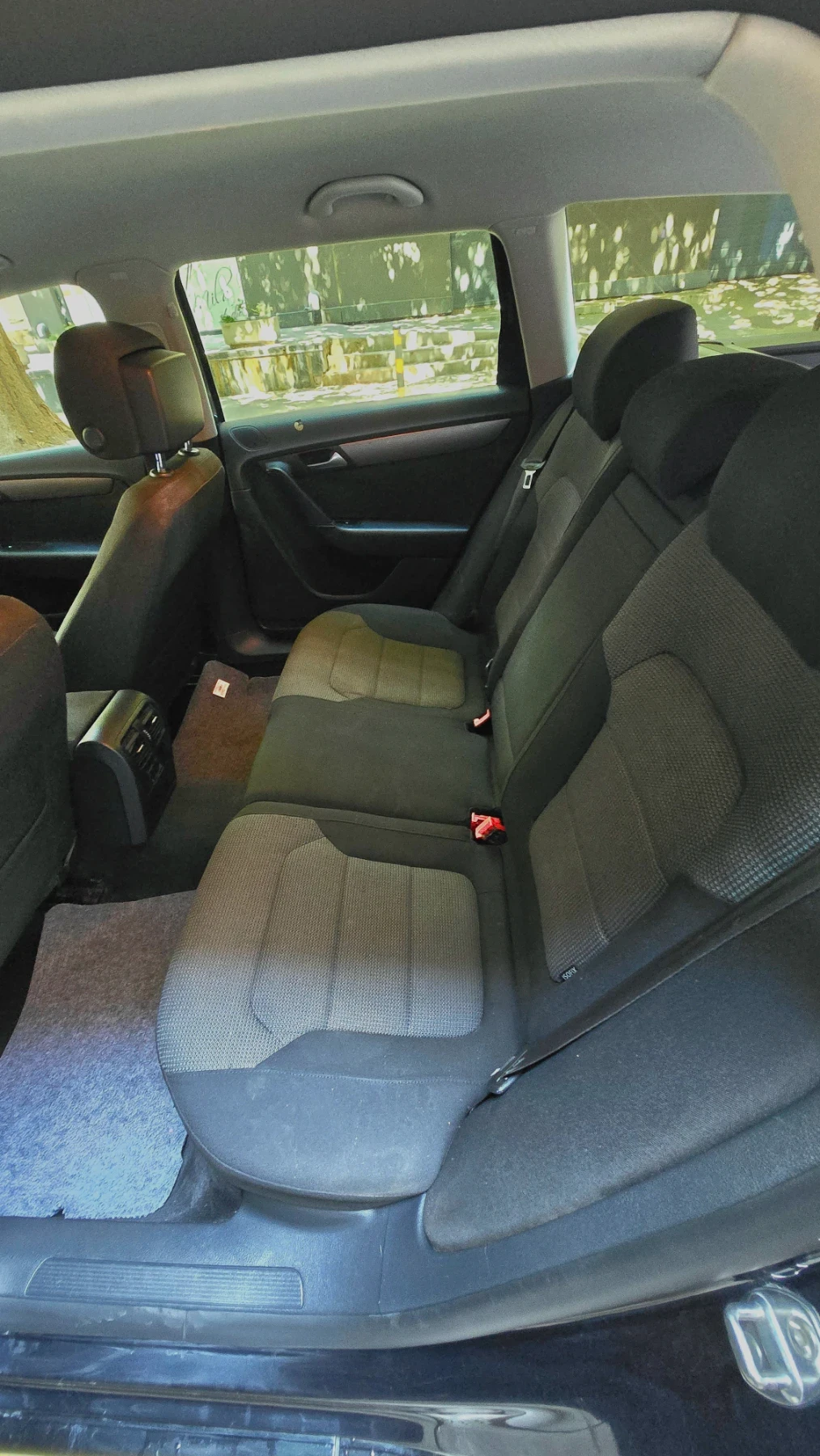 VW Passat 1.6 TDI, Clima, NAVI, снимка 11 - Автомобили и джипове - 55705171