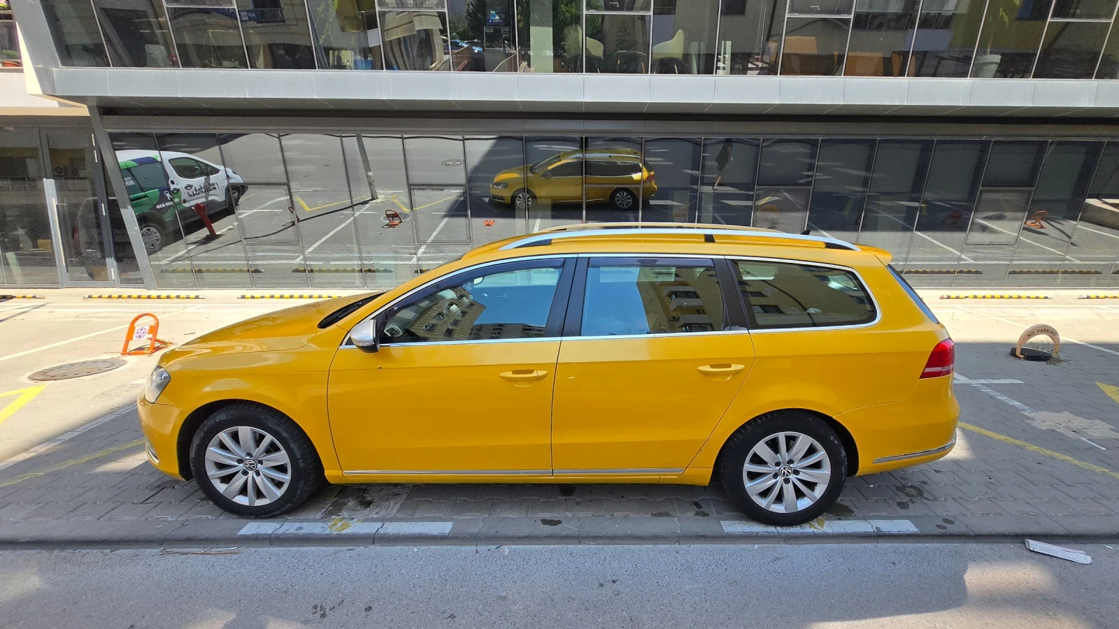 VW Passat 1.6 TDI, Clima, NAVI, снимка 6 - Автомобили и джипове - 55705171