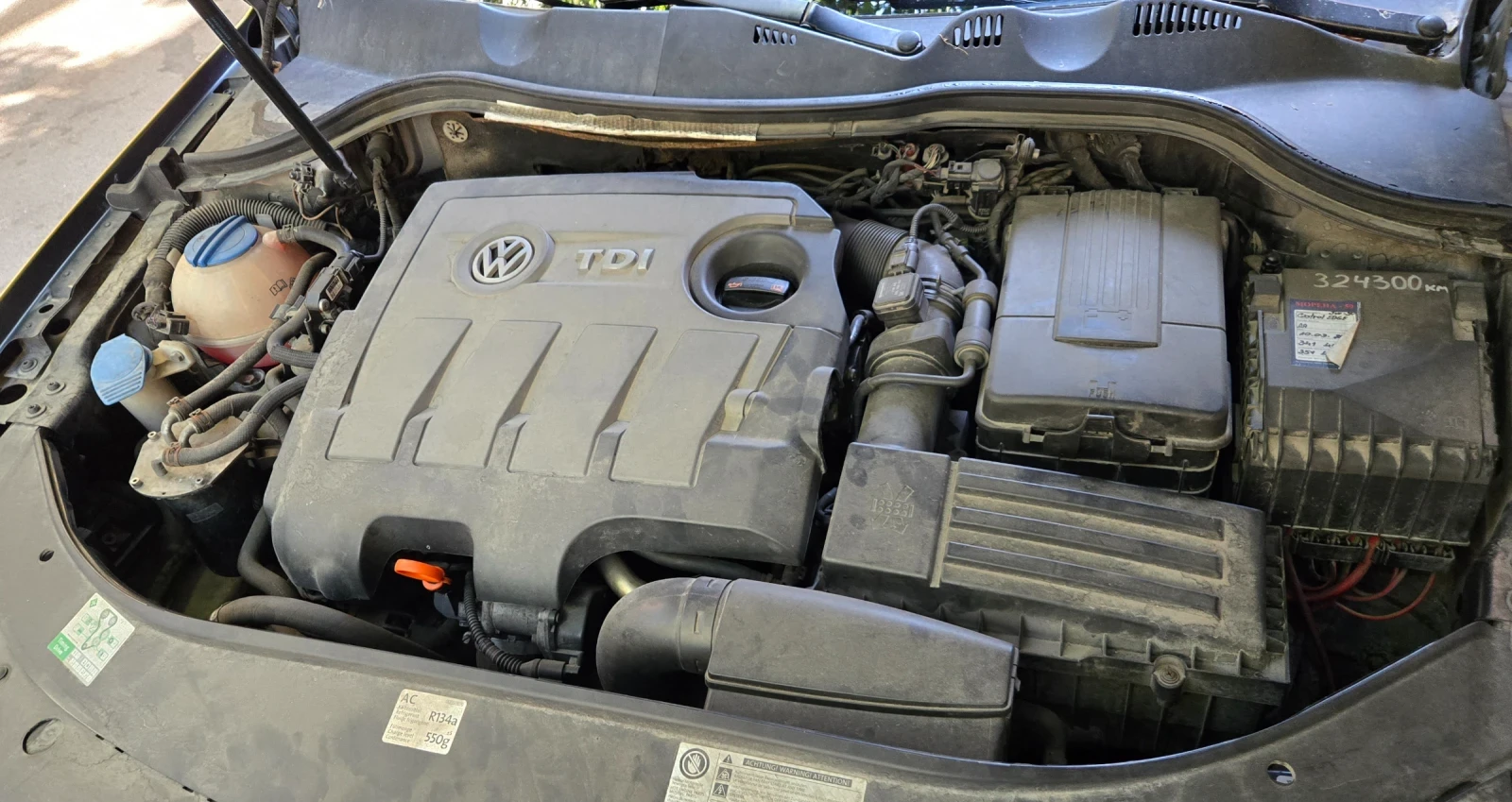 VW Passat 1.6 TDI, Clima, NAVI, снимка 14 - Автомобили и джипове - 55705171