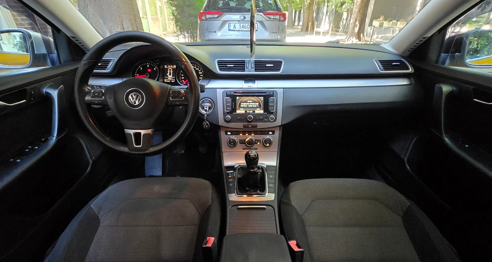 VW Passat 1.6 TDI, Clima, NAVI, снимка 7 - Автомобили и джипове - 55705171