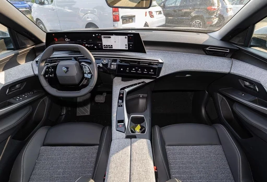 Peugeot 5008 ALLURE/136HP/NAVI/360/CPLAY/KLESS/LED/636q, снимка 6 - Автомобили и джипове - 55790358