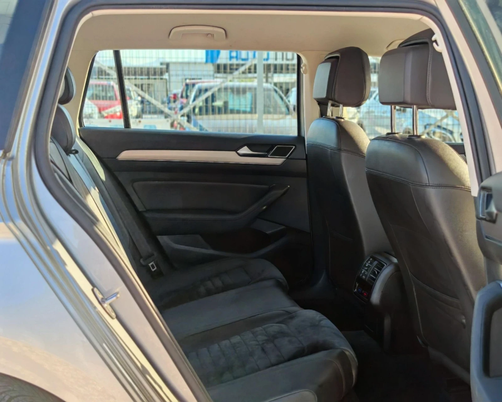VW Passat 2.0 150 К.С. ДИЗЕЛ!АВТОМАТ! BLUE MOTION! , снимка 11 - Автомобили и джипове - 56332931