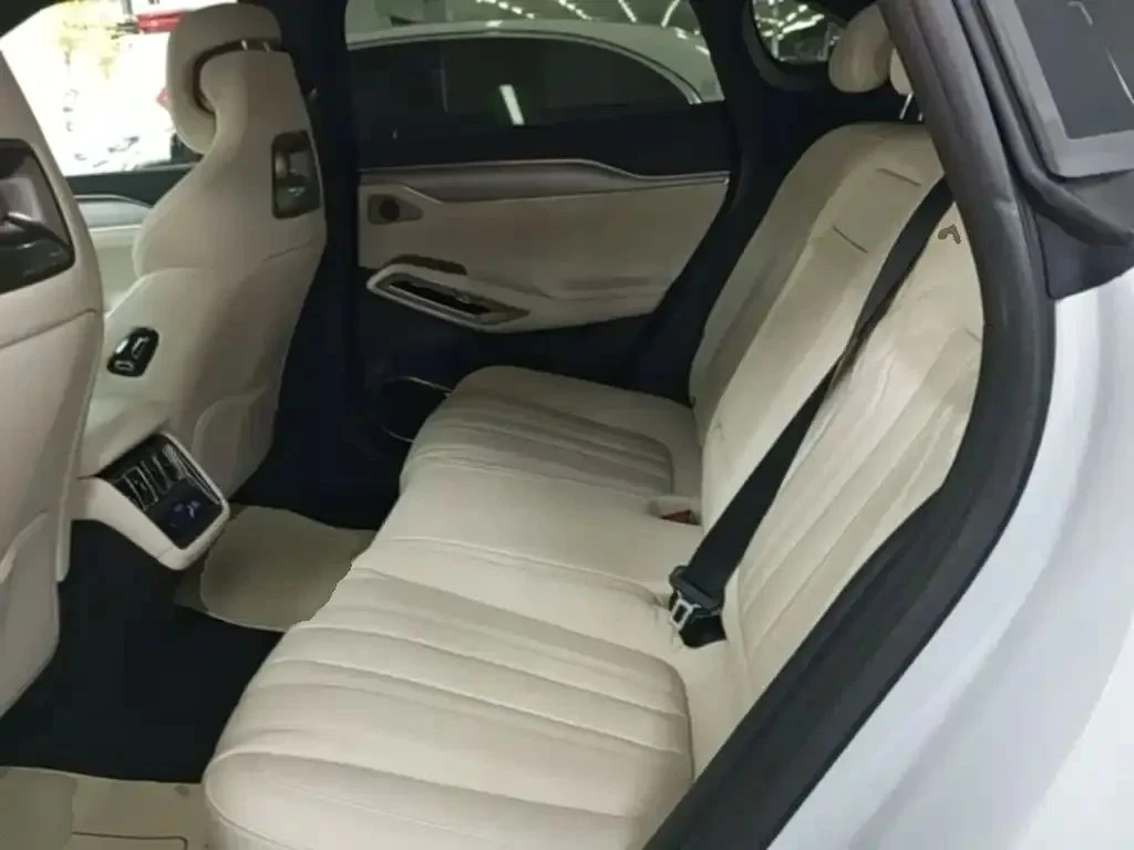 BYD Song L, снимка 11 - Автомобили и джипове - 56729057