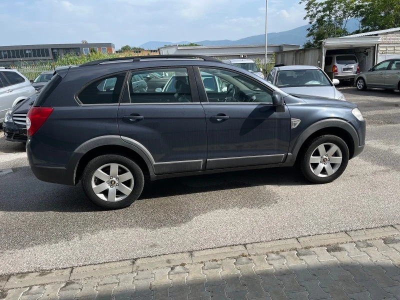 Chevrolet Captiva 7 места, снимка 4 - Автомобили и джипове - 46039527