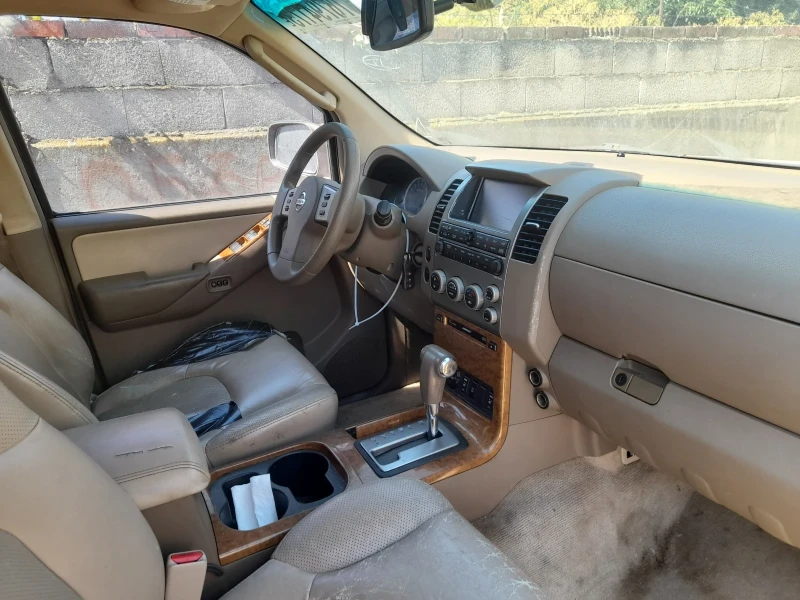 Nissan Pathfinder, снимка 3 - Автомобили и джипове - 52625975