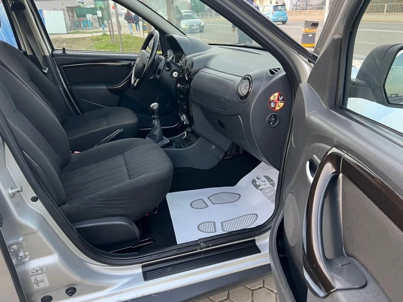 Dacia Duster 1.5dCi/4x4, снимка 12 - Автомобили и джипове - 52839269