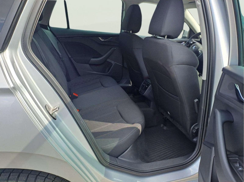 Skoda Kamiq 1.0 TSI, снимка 10 - Автомобили и джипове - 53258432