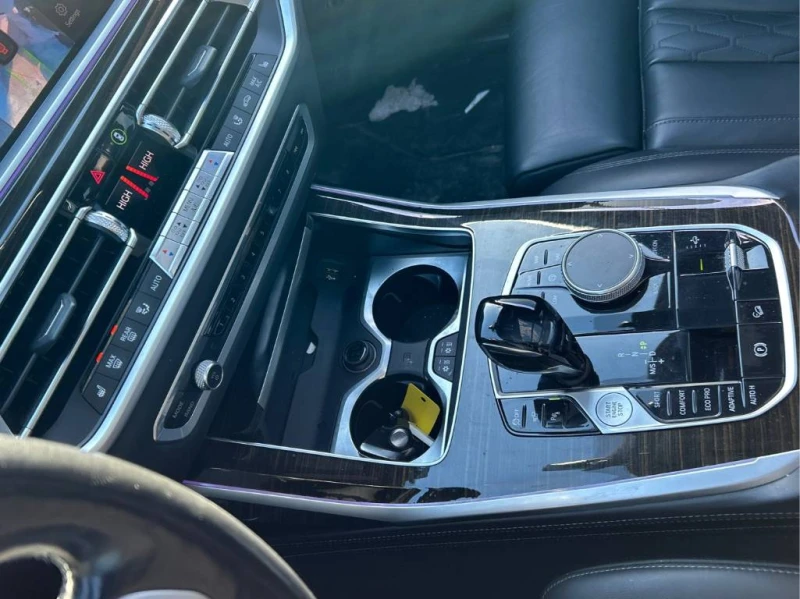 BMW X7 xDrive40i * HEADUP * HARMAN/KARDON * 7 МЕСТА, снимка 13 - Автомобили и джипове - 53338581