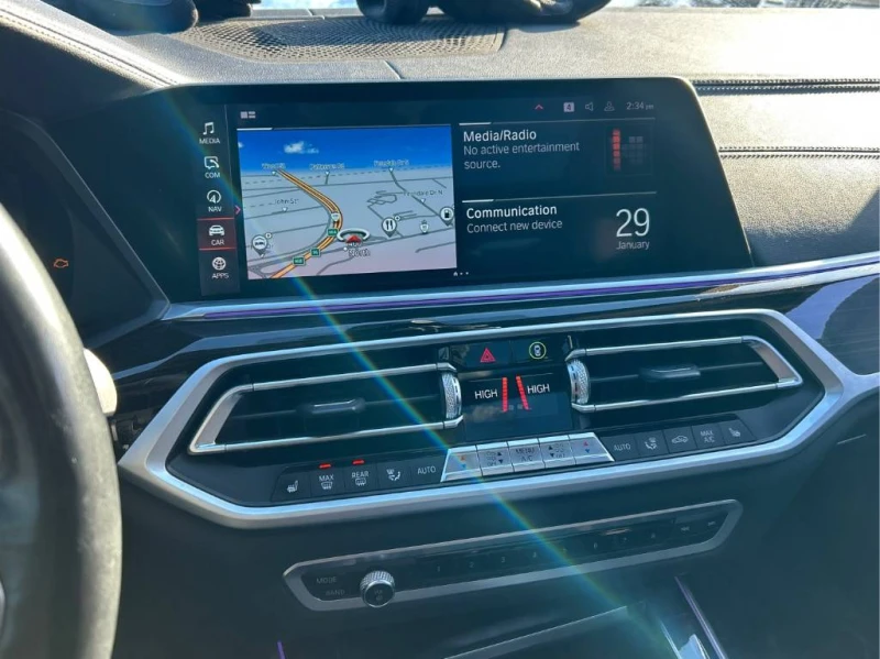 BMW X7 xDrive40i * HEADUP * HARMAN/KARDON * 7 МЕСТА, снимка 8 - Автомобили и джипове - 53338581