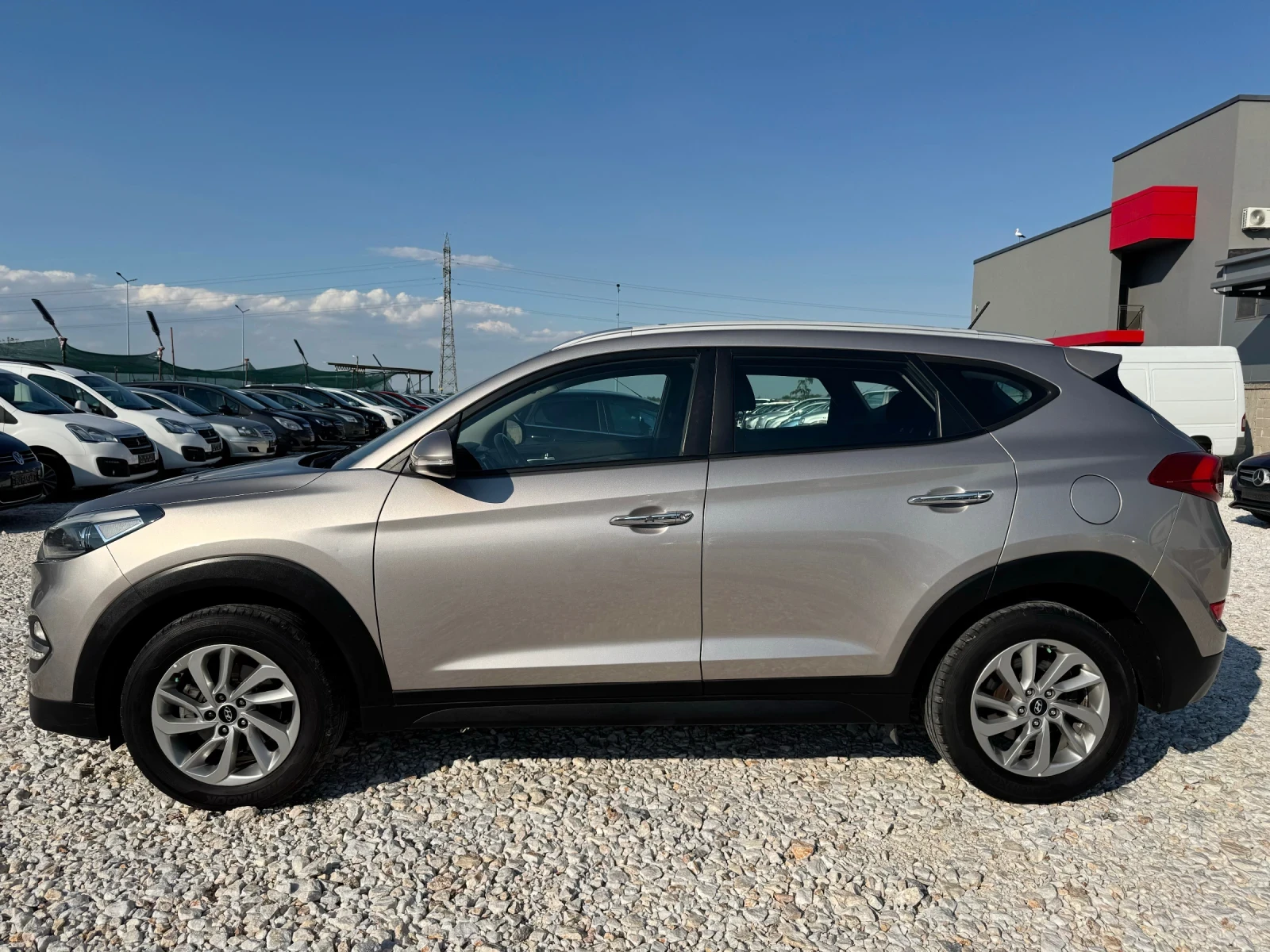 Hyundai Tucson 1.7 CRDi / LED / EURO 6 / PARKTRONIC / TEMPOMAT - изображение 4