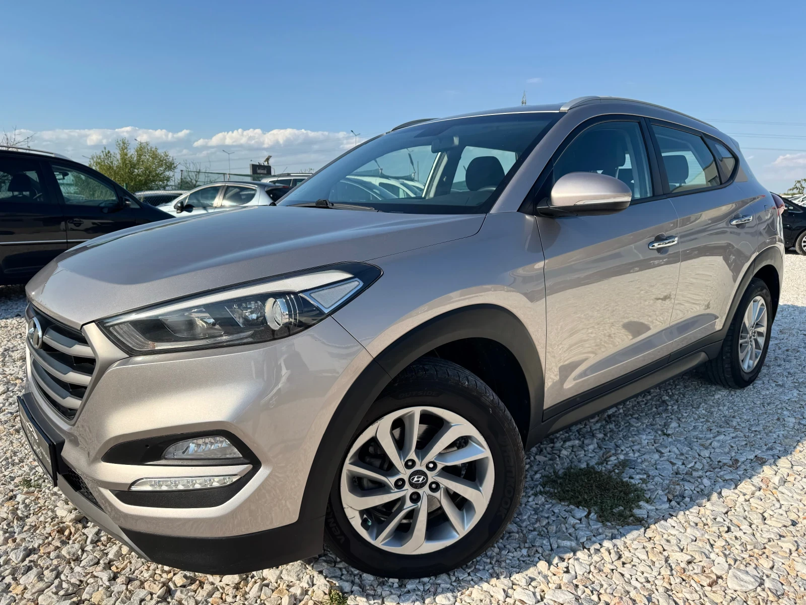 Hyundai Tucson 1.7 CRDi / LED / EURO 6 / PARKTRONIC / TEMPOMAT - изображение 3