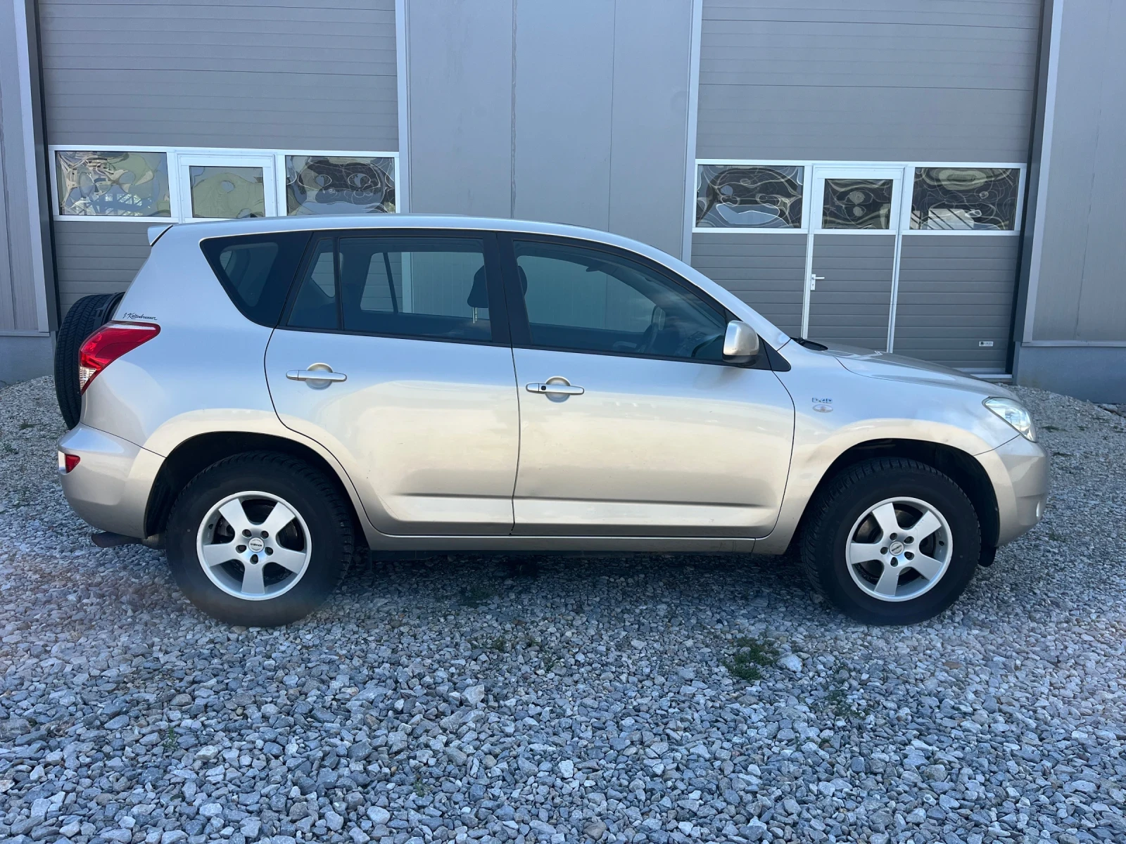 Toyota Rav4 2.2D-4D 136кс - изображение 3