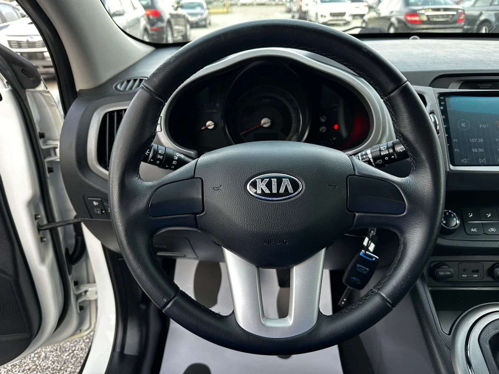 Kia Sportage 1.6i-РЕАЛЕН ПРОБЕГ-КАМЕРА-НАВИГАЦИЯ-МЕДИЯ-TOP-NEW - изображение 10