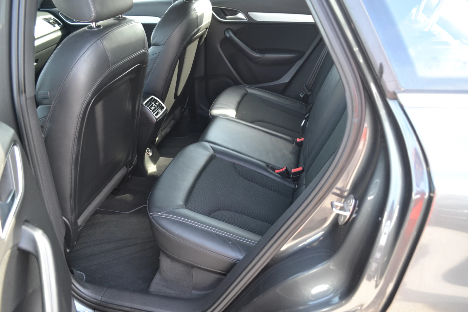 Audi Q3 2.0TDI-S LINE - изображение 6