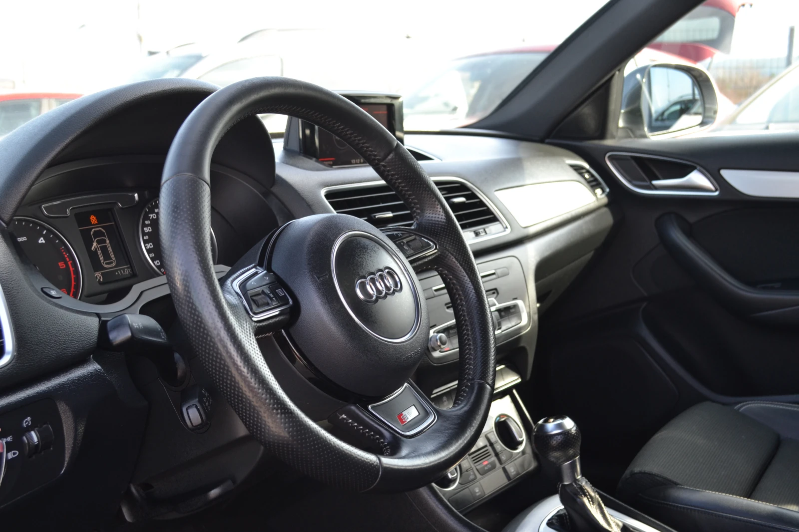 Audi Q3 2.0TDI-S LINE, снимка 12 - Автомобили и джипове - 53706957