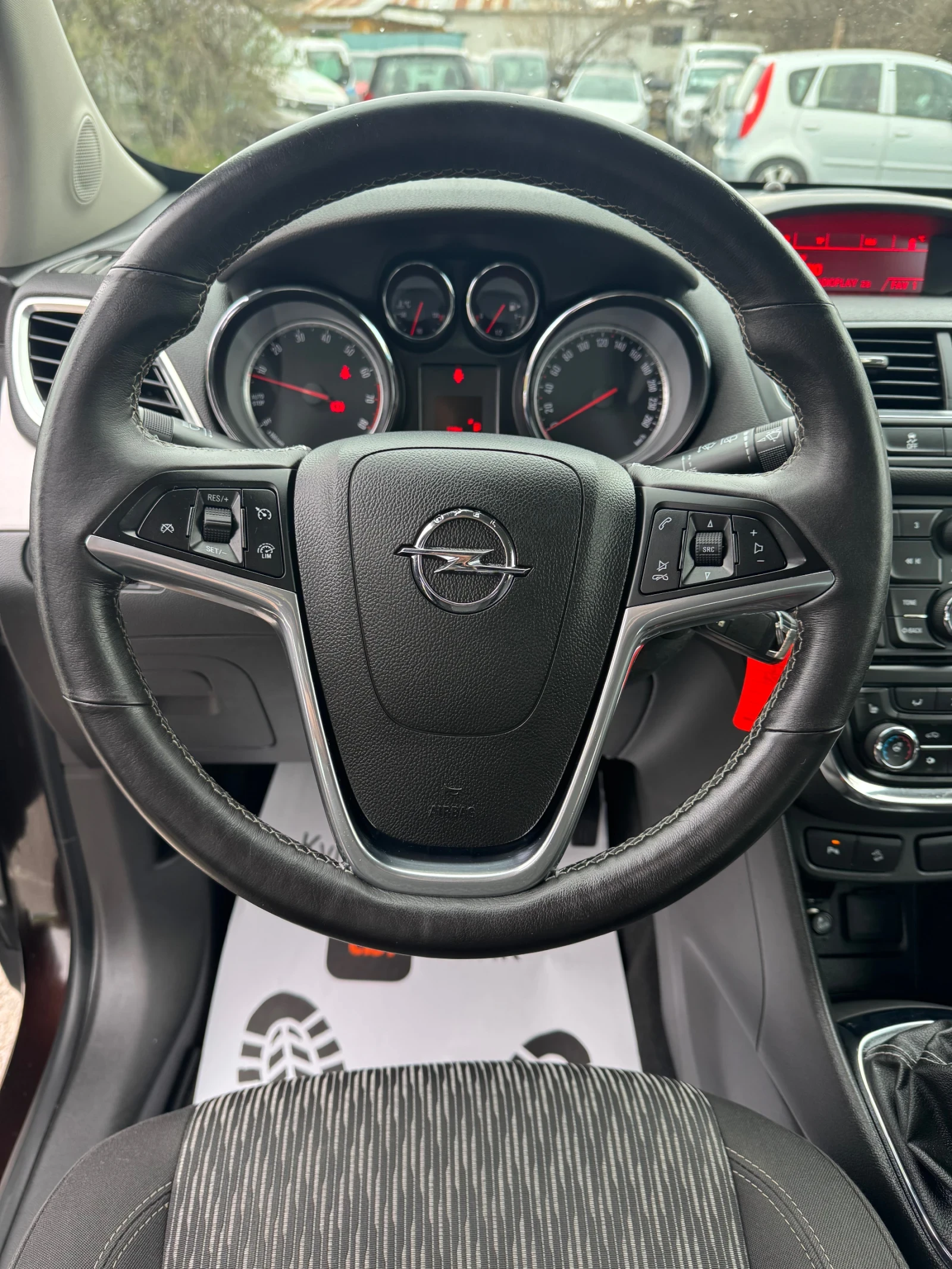 Opel Mokka 1.4Turbo, снимка 14 - Автомобили и джипове - 53890743