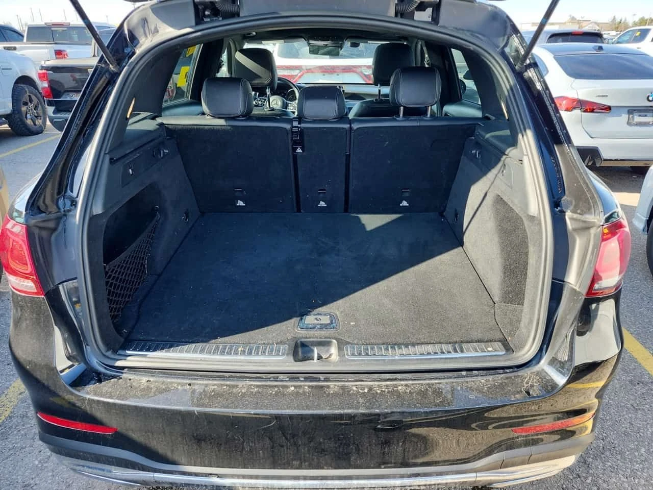 Mercedes-Benz GLC 300 PANO | 2 KEYS | 360 | ПОДГРЕВИ | KEYLESS, снимка 14 - Автомобили и джипове - 53968345