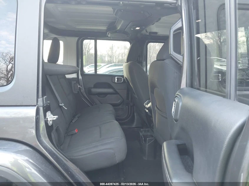 Jeep Wrangler 3.6l Unlimited Sahara, снимка 8 - Автомобили и джипове - 54383959